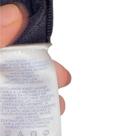 Southwest Airlines Employee Lands' End V-neck sweater vest embroidered logo. - Picture 7 of 7